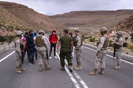 Chile ha expulsado este miércoles a un total de 138 migrantes en medio de la tensión migratoria que se registra en la zona norte del país. Chile Mantendra Cerradas Sus Fronteras Por Segundo Mes Consecutivo Latinoamerica Internacional Eltiempo Com