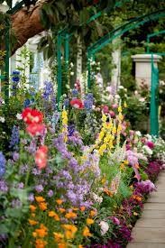 A Giverny Garden In Queens Published 2012 Cottage Garden Borders Cottage Garden Design Cottage Garden