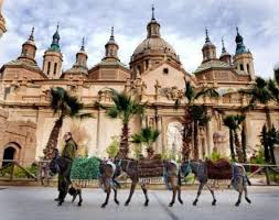 Maybe you would like to learn more about one of these? Ruta Nocturna Por La Basilica Del Pilar En Zaragoza