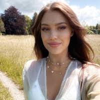 Alysia Cox's Instagram, Twitter & Facebook