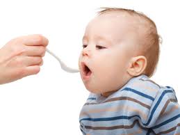Il tuo bebè dorme ancora in camera vostra o l'avete spostato in un altro spazio? Lo Svezzamento E L Alimentazione Nel Primo Anno Di Vita Amico Pediatra