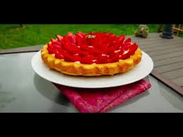 Recette De La Tarte Aux Fraises Tres Simplifiee Avec Pate Sucree Youtube En 2020 Tarte Aux Fraises Tarte Sans Pate Tarte Fine Aux Pommes