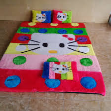 Daftar harga karpet karakter terbaru 2020, karpet karakter cocok digunakan untuk bersantai di rumah bersama keluarga.karpet karakter set murah dengan beragam pilihan dan salah satunya adalah karpet bulu karakter hello kitty snail, dimana karpet karakter murah ini terdiri dari 2 ukuran busa yaitu dengan ketebalan busa 3 cm dan 4 cm dengan menggunakan busa kualitas super. Harga Karpet Karakter Murah Terbesar Di Indonesia Toko Sinar Karpet Grosir Karpet Karakter Set Pabrik Karpet Rasfur Murah