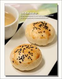 苏式雪菜鲜肉月饼1 苏式雪菜鲜肉月饼 food bean cakes dim sum