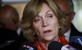 ¡yo soy una dama y me van a respetar los conchesumares reculiaos! Tras Descubrirse Que Evelyn Matthei Gasto Recursos Municipales En Infiltrar Las Protestas Su Unica Alternativa Es Renunciar