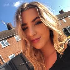 Taylor Jayne's Instagram, Twitter & Facebook