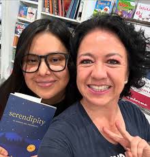 😍✨Así estos días llenos de amor bonito, libros y Brillo Sincrónico. Como  diría Mark Anthony, Pura Gozadera 😂👌🏻 📚Gracias infinitas a ti por darte  el tiempo para ir a las firmas de