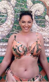 Kelly Brook, 41 : rPrettyOlderWomen
