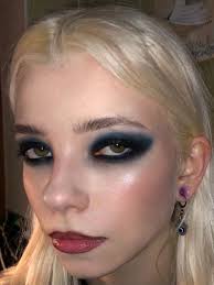 dark green blue smokey eyes