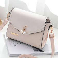 Rekomendasi model tas selempang kecil wanita yang pertama dibuka oleh tas mungil dengan aksen ritsleting. Harga Tas Kekinian Terbaik Tas Wanita Agustus 2021 Shopee Indonesia