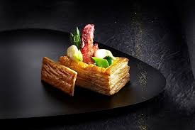 Feuillete De Saint Jacques Ecrevisses Et Homard Lenotre Gastronomie Cuisine Art Culinaire