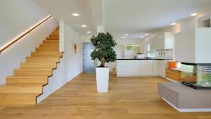 Aufgesattelte Wangentreppe Mit Setzstufen Haus Ingelfinger Fertighaus Weiss Treppe Haus Haus Geschafts Und Buroarchitektur