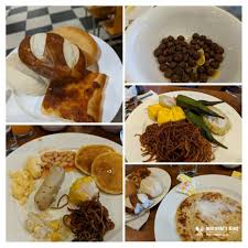 The food factory has a fairly big size that accommodates up to 1,300 diners at one time and is normally open for breakfast. Mitsueki Travels 3d2n Genting Highlands Day 2 Part 1 14 April 2018 The Food Factory Buffet Breakfast X Ripley S Believe It Or Not Odditorium X Jurassic Research Centre X Zombie