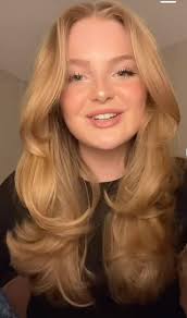 Amanda Abrahamson (manduhhh229)