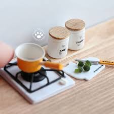 ブロッコリーを茹でよう 茹ですぎに気をつけて 1 12 scale ミニチュア ミニチュアフード ブロッコリー 鍋 キッチンアイテム ハンドメイド miniature miniaturefood broccoli 実はブロッコ ミニチュア ドールハウス ミニチュアフード フェイクスイーツ