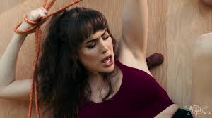 Tranny Rana Katana Climbing Cock - EPORNER