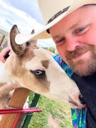 4 years ago today was the last time I got to hang out with you. If I had  known it was the last time I would have hugged you tighter. This memory