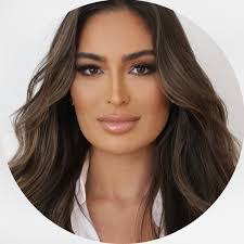 Robin Yu's Instagram, Twitter & Facebook