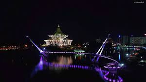 Tujuan menarik lainnya di kuching adalah gedung pengadilan lama, cagar alam semenggoh, katedral st. Tempat Best Di Kuching Waktu Malam Night Time Activity At Kuching Sarawak