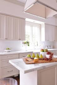 Descubre recetas, inspiración para tu hogar, recomendaciones de estilo y otras ideas que probar. Tan Kitchen Cabinets Design Ideas