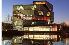 Nach dem umbau und der zusammenlegung der beiden elternvereine krabbelgruppe strubbellies und kita regenbogenland entstand der neue elternverein haus der kleinen entdecker. Experimenta Neubau In Heilbronn Ein Haus Mit Entdecker Dna Kultur Stuttgarter Nachrichten