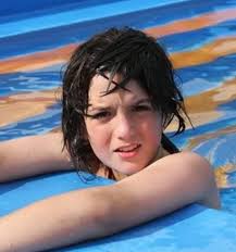 نحن اليوم في عصر الثّورة التكنولوجيّة، حيث أصبح كلّ بيت لا يكاد يخلو من جهاز الحاسوب؛ بل وأصبح الإنترنت هو الخدمة الأكثر طلباً وتوسّعاً في. ÙˆÙ„Ø¯ ÙÙŠ Ø§Ù„Ø³Ø§Ø¯Ø³Ø© ÙŠØªØ­Ø±Ø´ Ø¨ÙØªØ§Ø© ÙÙŠ Ø§Ù„Ø®Ø§Ù…Ø³Ø© Ø´Ù‡Ø¨Ø§Ù†ÙŠÙˆØ²