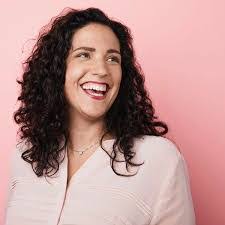 Sarah Stender's Instagram, Twitter & Facebook