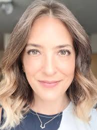 Lindsey Bartell's Instagram, Twitter & Facebook