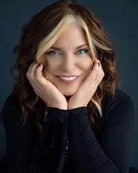 Case Four The Damned: Trudy Hicks Ghost Hunter: Zaremba, Lori:  9798451515396: Amazon.com: Books