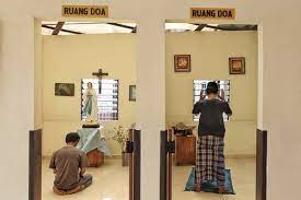 Doa katolik untuk jual rumah : Ganjar Pranowo Kagumi Foto Viral Ruang Doa Islam Dan Katolik Berjejer