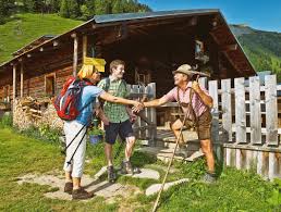 Wandern sie von hütte zu hütte und übernachten sie bei mehrtageswanderungen auf den almen. Wanderurlaub Schutzenhof Grossarl