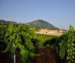 Per la sua edificazione si indica la data del 114 d.c. Beneventano Igt Wine Region