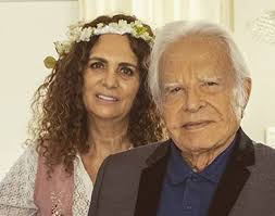 We did not find results for: Cid Moreira E A Mulher Renovam Votos Nos 20 Anos De Casados Dia Pra La De Especial Quem Quem News