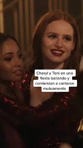 Toni Topaz Bailando