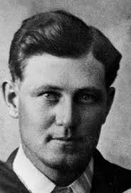 Elliott (1876-1959) and Effie (Banta) Bowman (1879-1958) lived most of  their life in Veedersburg. Their home and blacksmith shop was where the  V'Burg parking lot is now. On the East side of
