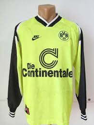 Das trikot ist in größe xxl fällt aber eher klein aus. Borussia Dortmund 1995 1996 Home Football Shirt By Nike Wich Is Signed By Moller And Berger Vintage Football Shirts Borussia Dortmund Long Sleeve Tshirt Men