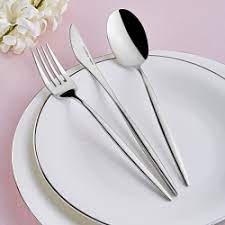 Akasya çatal kaşık bıçak setlerinde en kaliteli çeliği, kusursuz bir işçilikle yorumladık. Catal Kasik Bicak Takimi Karaca