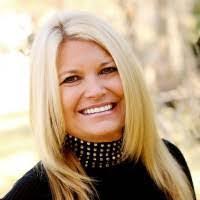 Bonnie Kirkham's Instagram, Twitter & Facebook