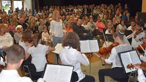 Bonhoeffer Gymnasium Metzingen Schuler Und Lehrer Begeistern Mit Sommerkonzert Sudwest Presse Online