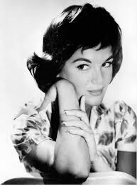 Singer of 'Pretty Baby' passes away at 87