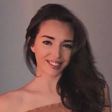 Alexandra Reilly's Instagram, Twitter & Facebook