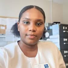 シェンシーはハイチ料理がジャマイカ料理を私たちのお金のために与える唯一の食べ物だと述べた。 それについて話せない。  私はこれらの魚パテ以外でハイチ料理に夢中になったことはない。これはクソおいしい。 両方の料理に夢中になったら、あなたの内容を教えて、評価し ...