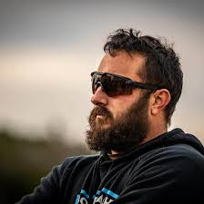 What's the best website or store to get realistic airsoft guns and gear  from?