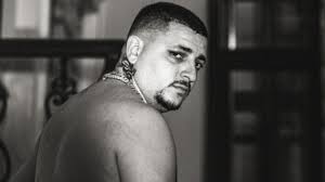 Find funny gifs, cute gifs, reaction gifs and more. O Madclip Apektise To Diko Toy Agalma Mad Tv