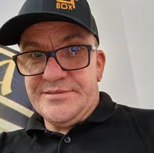 Kanal 2 käivitab uue telehooaja juba 21. jaanuarist, tuues argipäeviti  eetrisse igaõhtuse pooleteise tunni pikkuse meelelahutusliku otsesaate  «Õhtu!», mida hakkab vedama praeguse hommikuprogrammi «Hommik!» meeskond.