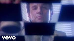 British actor and singer murray head raps the verses, while the chorus is sung by anders glenmark, a swedish singer, songwriter and producer. One Night In Bangkok Music Video Wiki Fandom