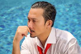 Hari Pertama Jadi Bapak, Denny Sumargo Asuh Anak Sampai Ketiduran : Okezone  Celebrity