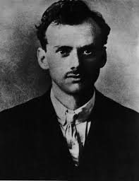 55 J. Elguero, «Antonio Madinaveitia, Roald Hoffmann y Juan Julio Bonet»,  Institut de Estudis Catalans, 24 de octubre de 2008.