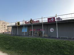 Le Magasin Autour De Bebe Le Puy En Velay Le Puy En Velay Le Puy Puy