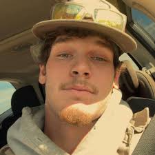 Another videos from the 06 Tahoe that had no jack stands is this rear end